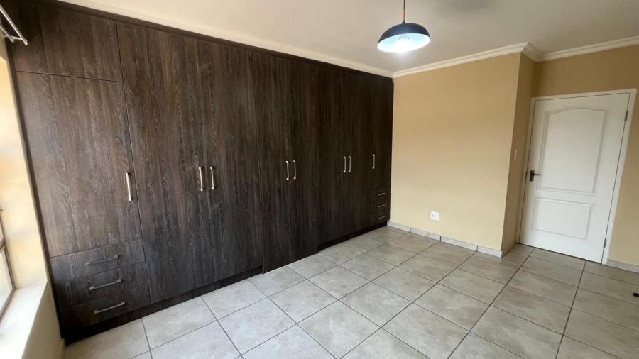 To Let 4 Bedroom Property for Rent in Fountains Estate Eastern Cape